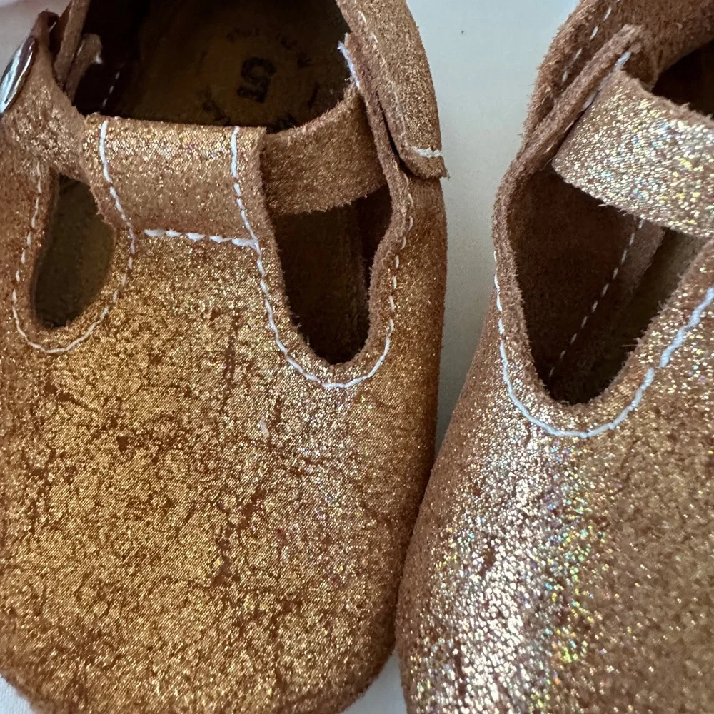 Size 5 HOLIDAY SHIMMER Gold T-Straps Leather Soft‎ Soled Baby Mon Petit Shoes